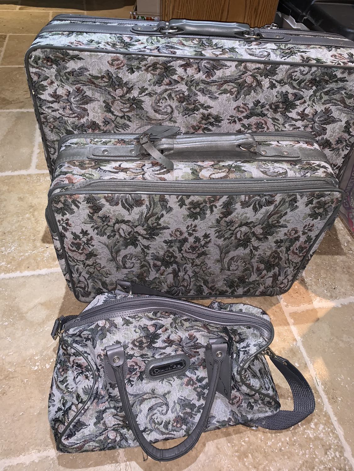 Vintage Oscar de la Renta 3 pc Luggage Set thumbnail