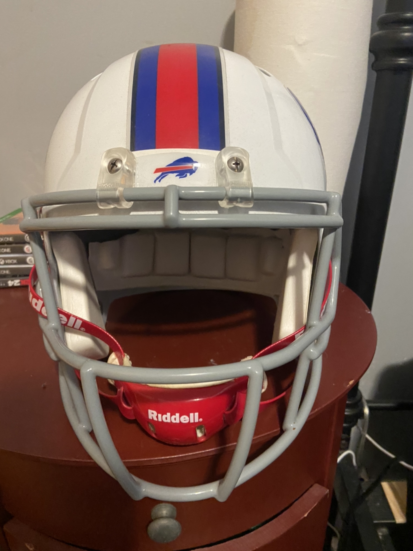 BUFFALO BILLS full size helmet - photo 2