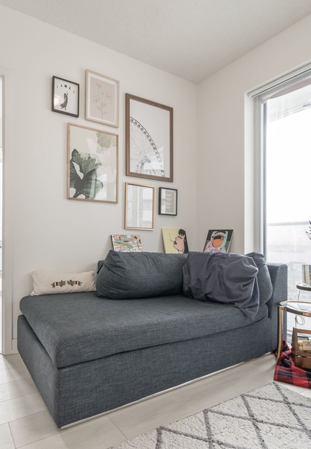 🥕 Small Couch / Dark Blue Left Arm Sofa thumbnail