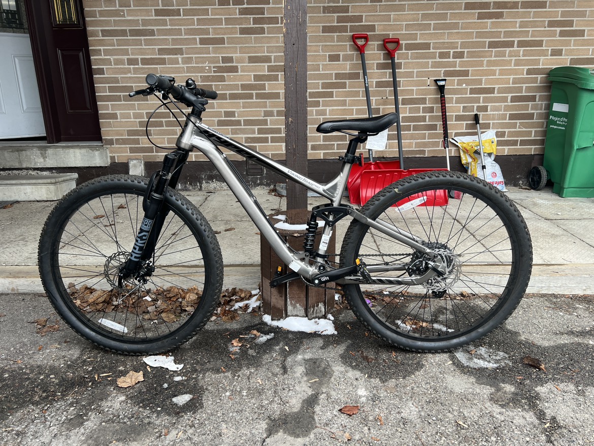 Hyper Viking Pro 27.5" Men's Aluminum Mountain Bike