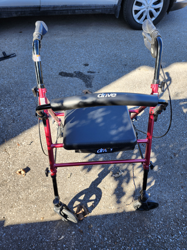 Walker with 4 wheels. Good condition - photo 2