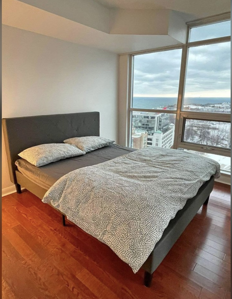 Queen size mattress thumbnail