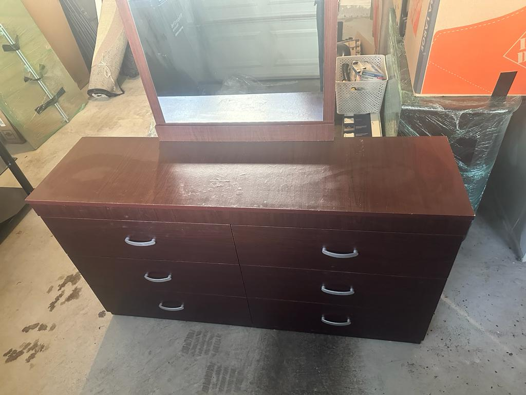 Dresser with mirror. - photo 2