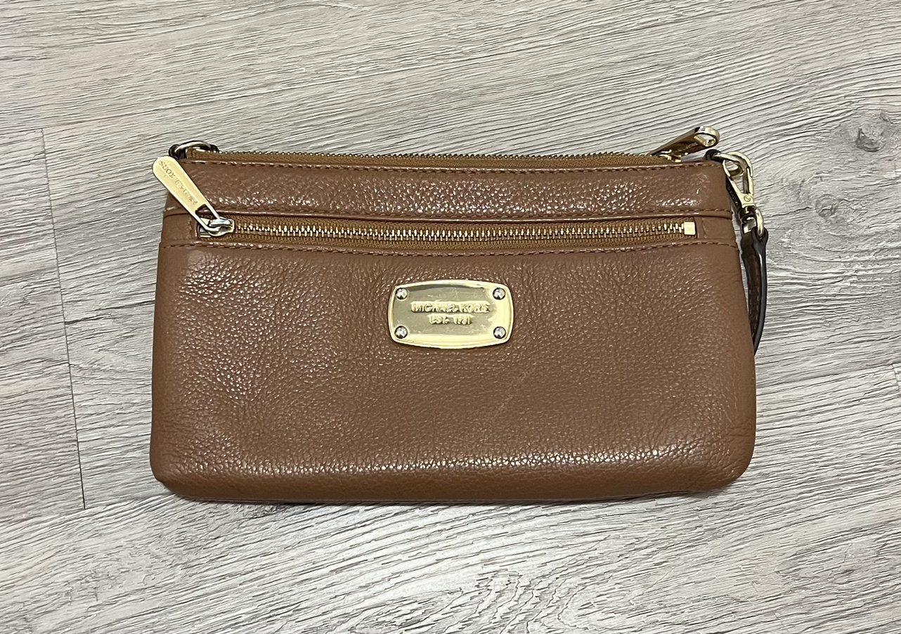 MOVING SALE!!! Bags and Purses Different Prices - Part 1 - photo 3