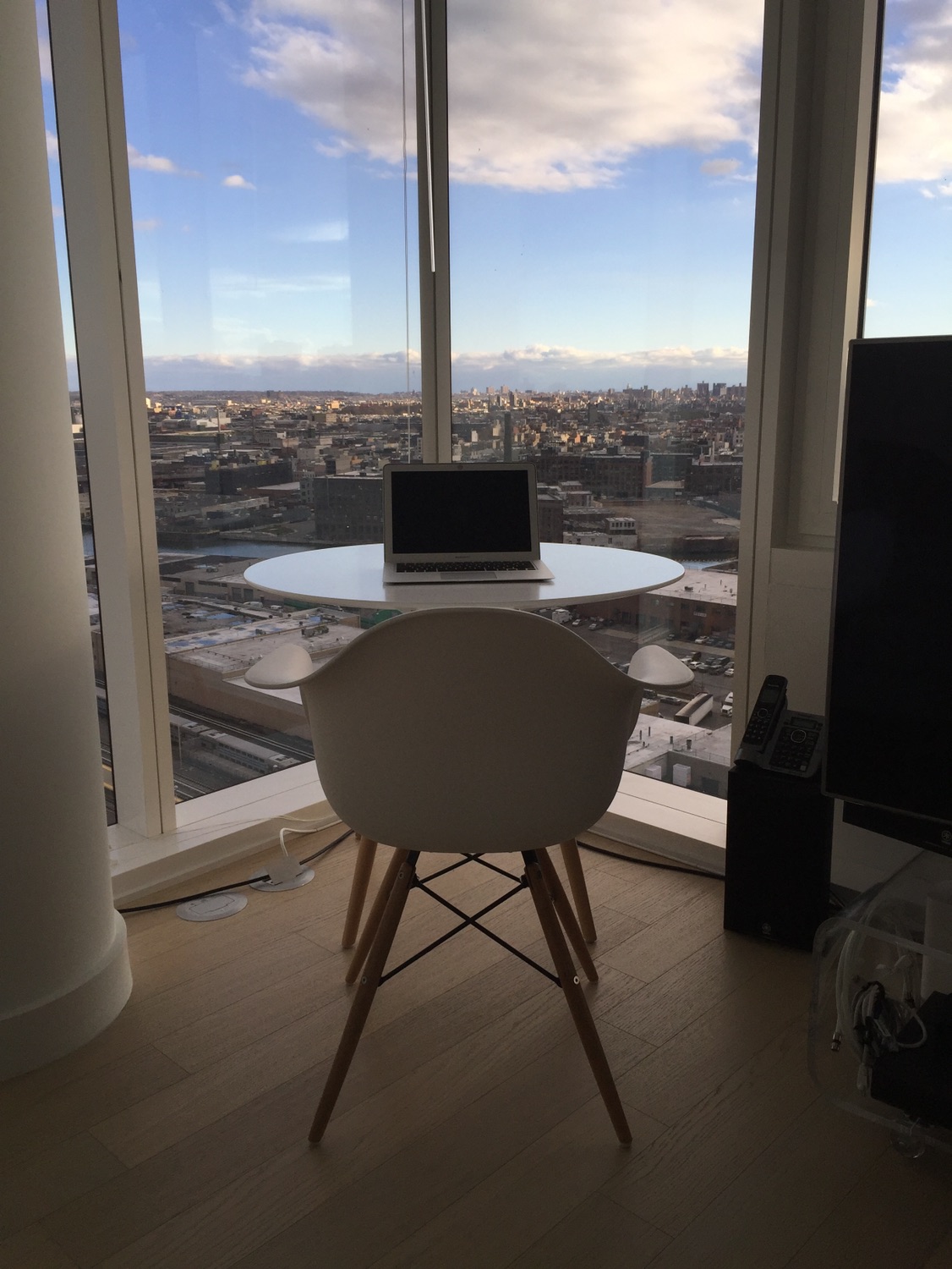 1 White Arm Chair (Used) - photo 2
