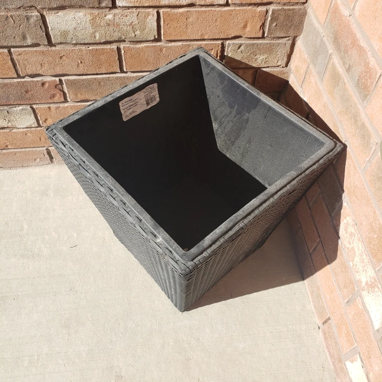 outdoor planter image indicator(2)