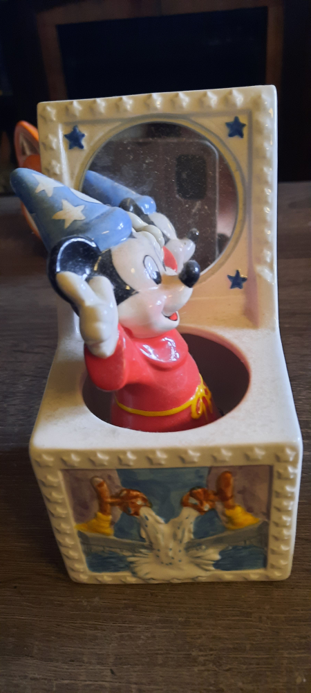 souceror  apprentice  mickey mouse collectable image indicator(4)