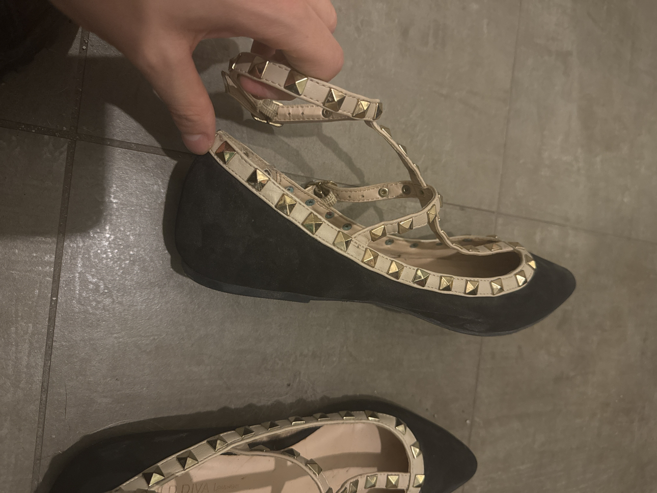 studded strapy black flats #freecycle image indicator(2)