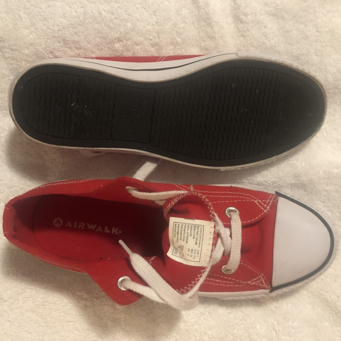 Air Walk Red Sneakers size 7 U.S. image indicator(2)