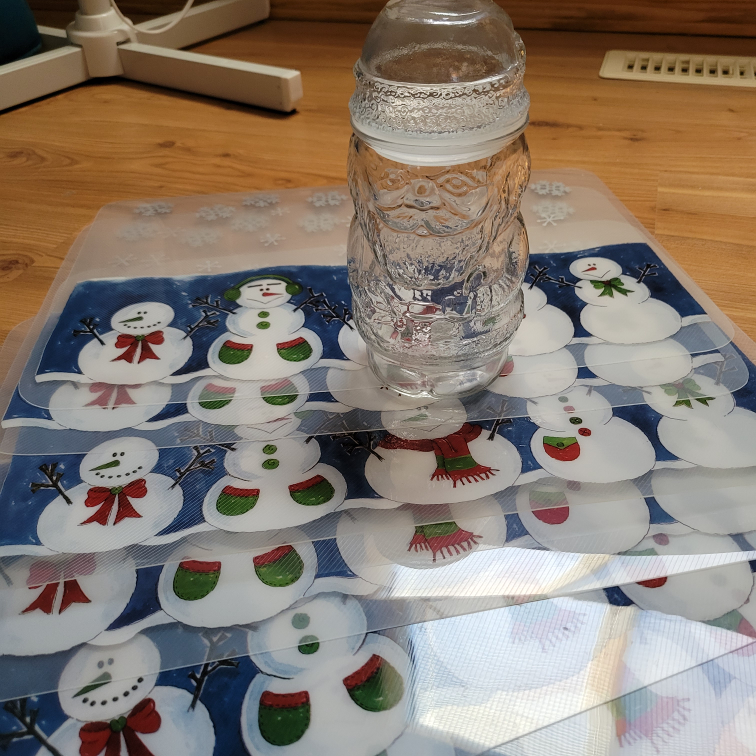 Placemats and Santa candy jar🥕 thumbnail