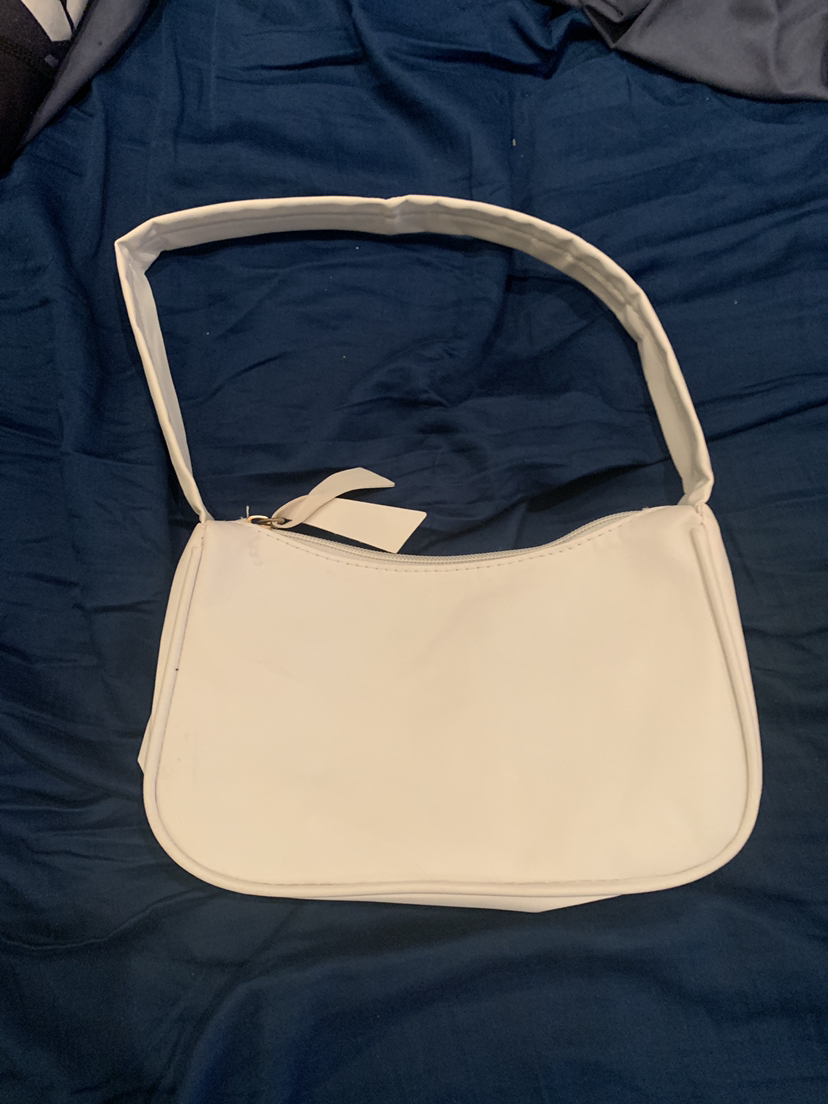 3 for $10 White mini purse never used image indicator(2)