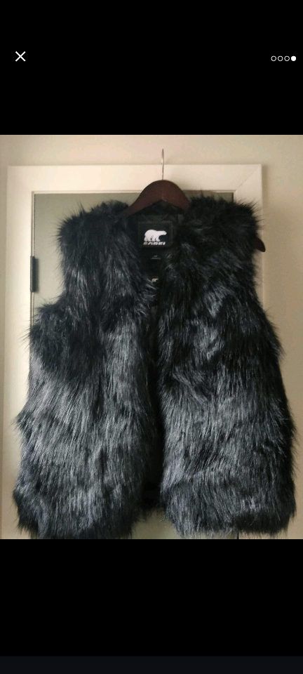 Brand New Sorel Faux Fur Vest (Size small