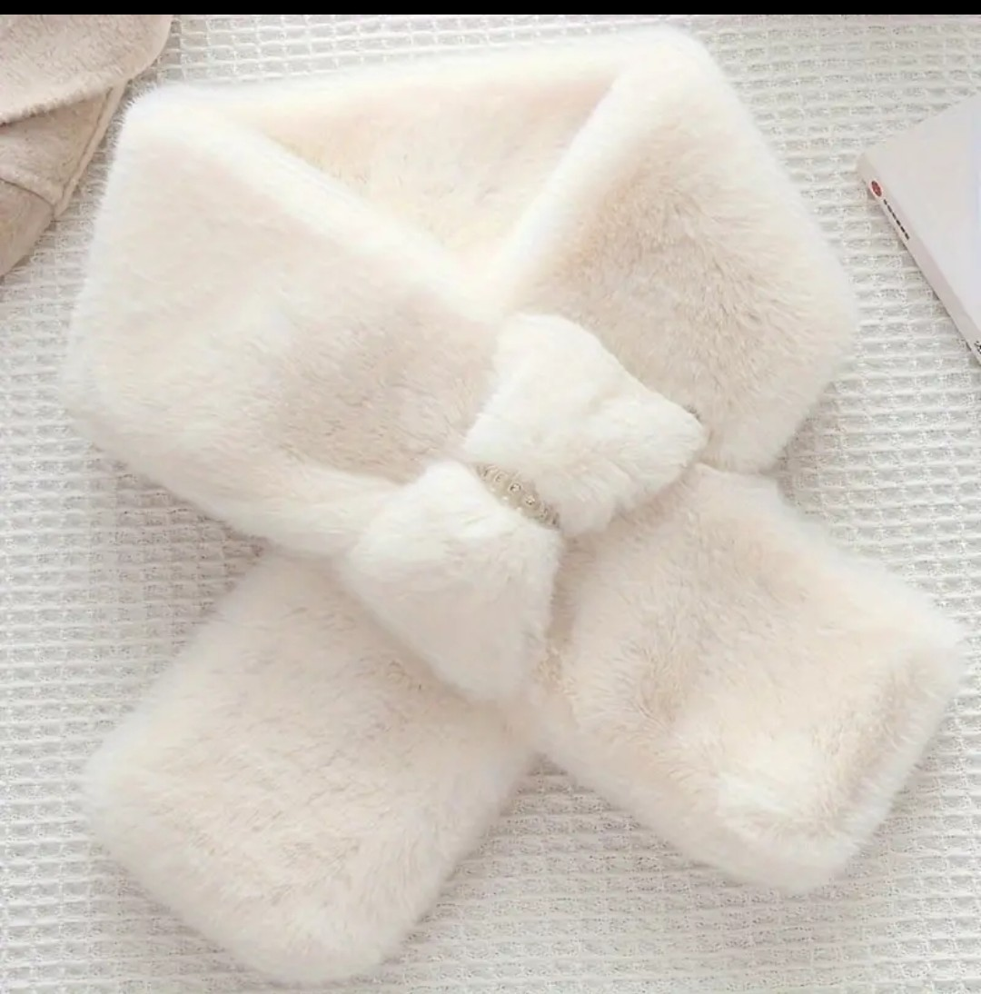 Elegant collar fuzzy scarf