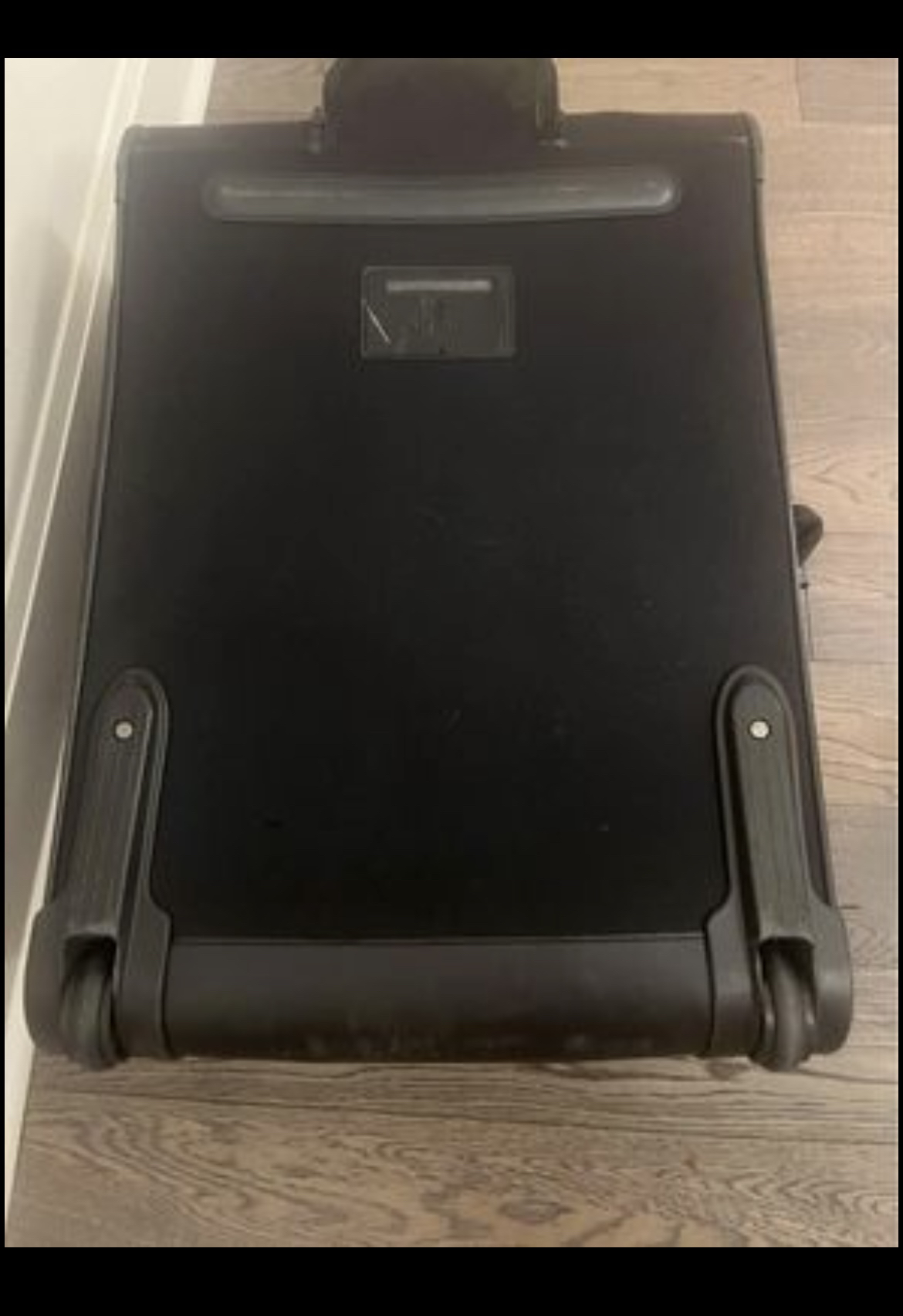 Price drop-Medium size luggage with wheels image indicator(4)