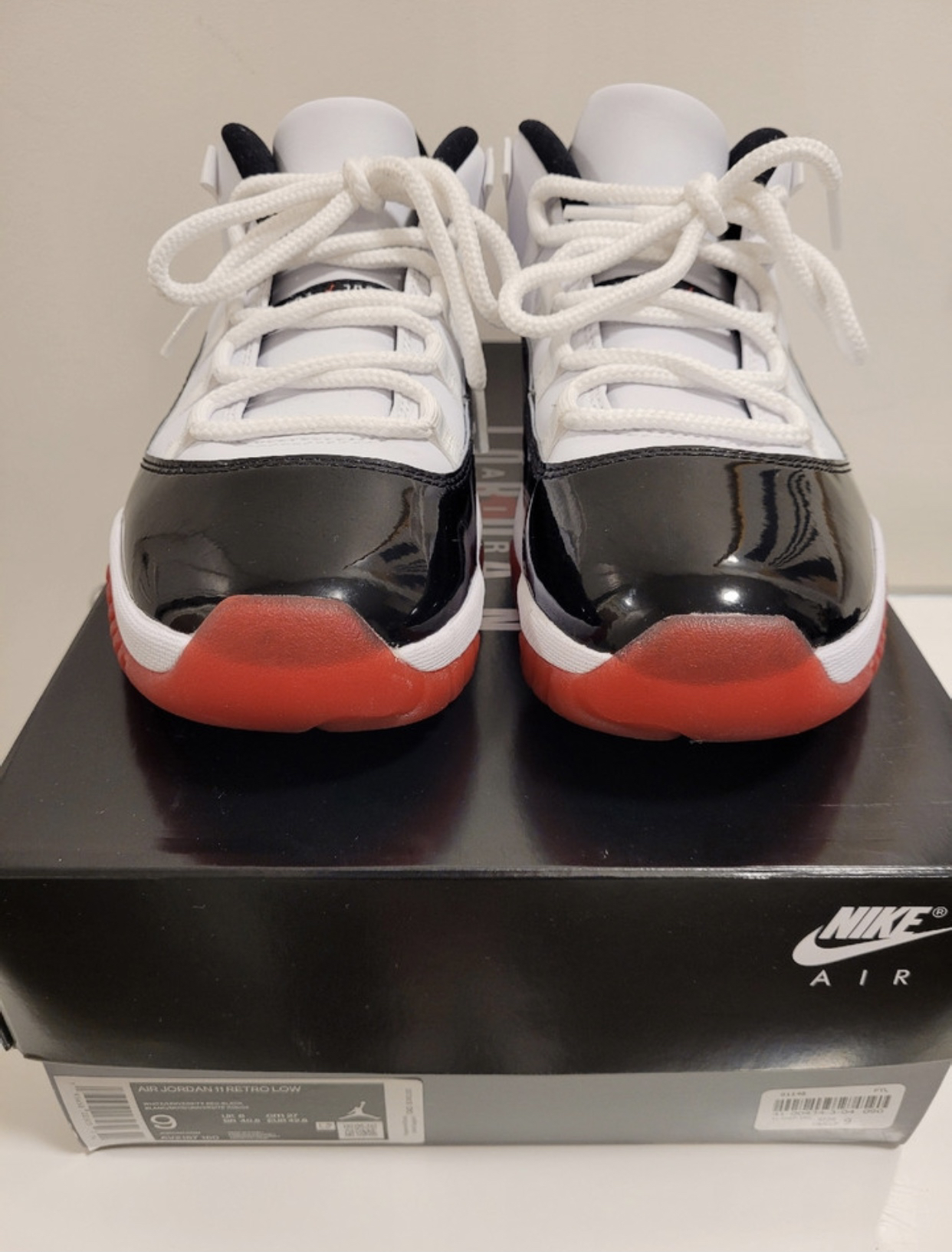 Air Jordan 11 Retro Low Concord Bred