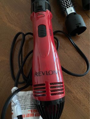 Revlon Dual Hot Air Brush - Root Lifter and Volume Booster image indicator(4)