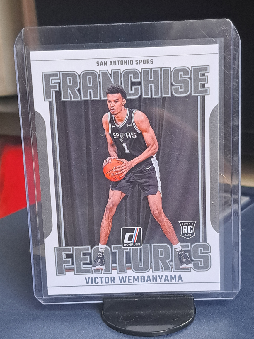 NBA Card- Victor Wembanyama #29 Rookie Franchise Features