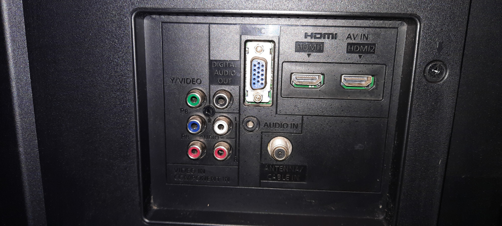 Panasonic TC-L42U25 Viera 42 Inch LCD TV image indicator(5)