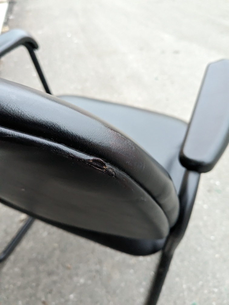 Global Solo leather visitor chairs - photo 4