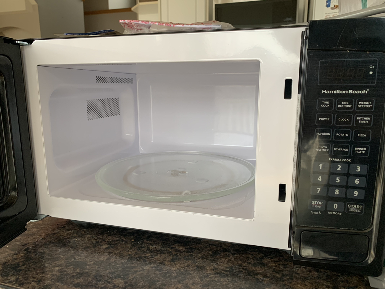 Hamilton Beach Microwave - Still under warranty - photo 3