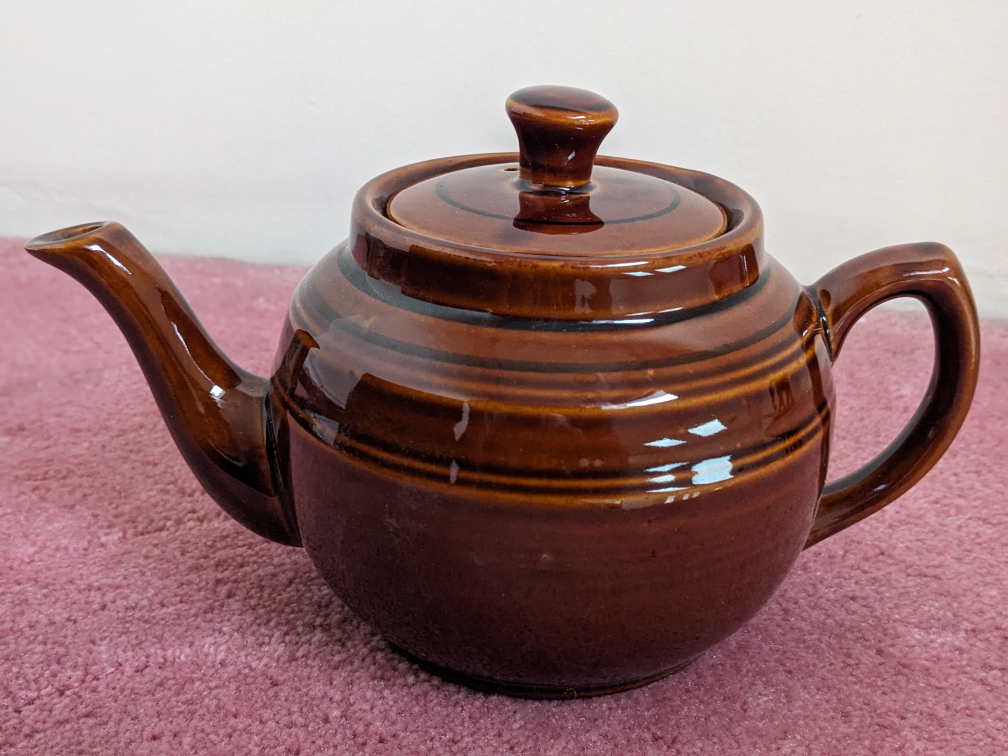 Tea pot (never used)