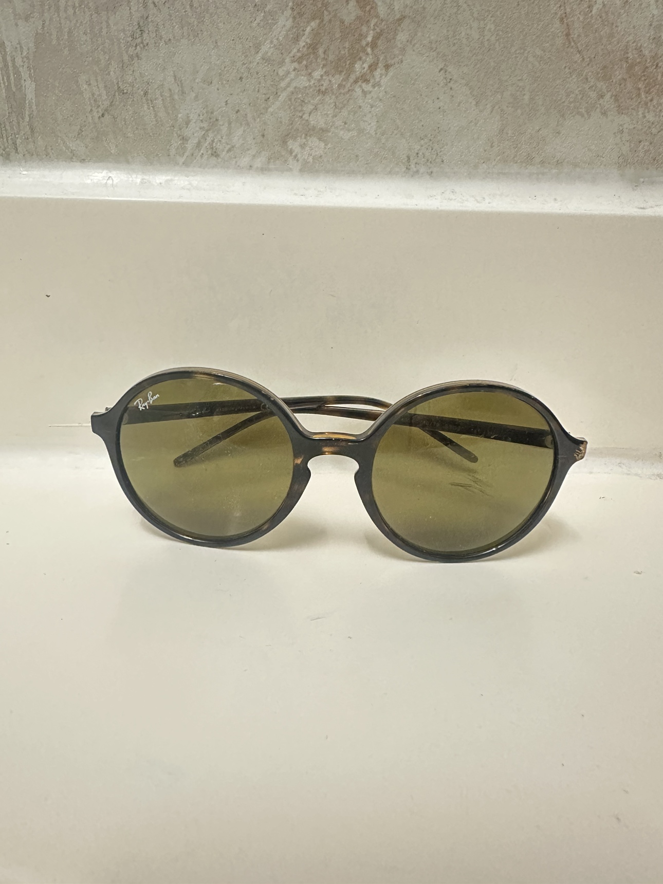 Free RayBan Sunglasses Polarized Cat 3 - some lens scratches image indicator(6)