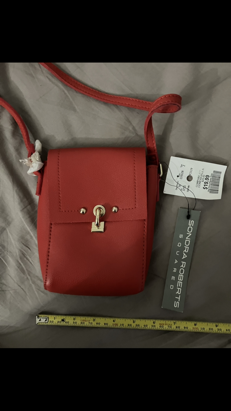 Small Red Cross Body Purse. 👛👜🌹❤️ image indicator(6)