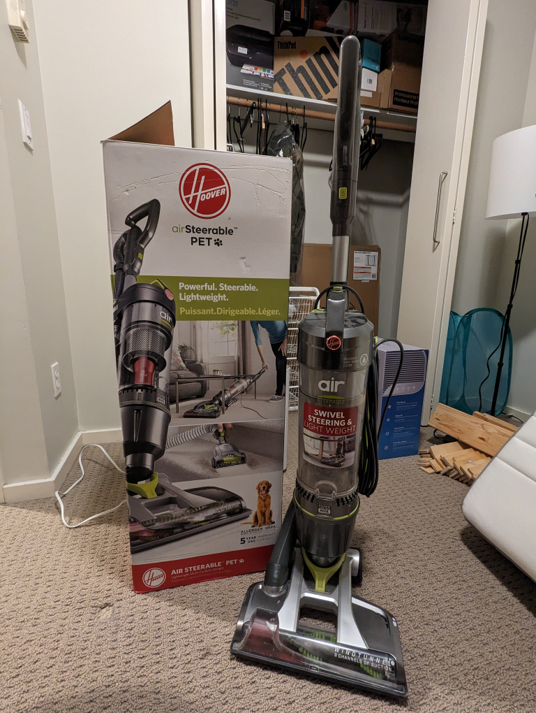 Hoover Upright Airsteerable Pet Vacuum 🏈