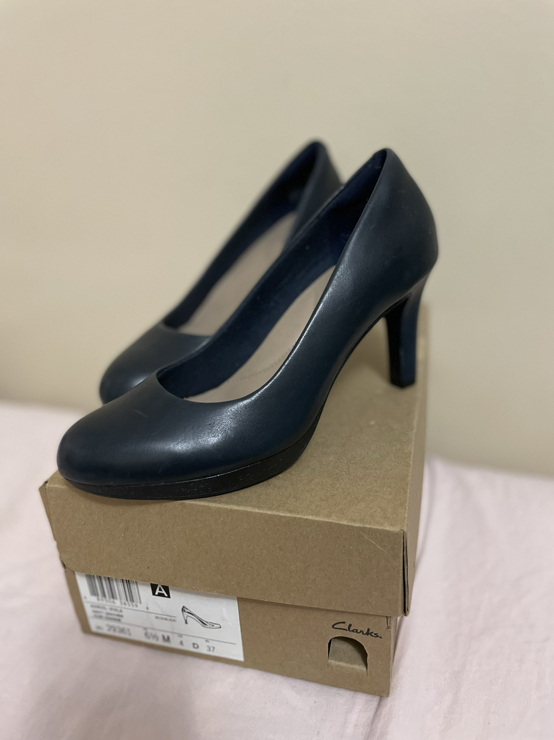Clarks shoes with box - women -6.5 thumbnail