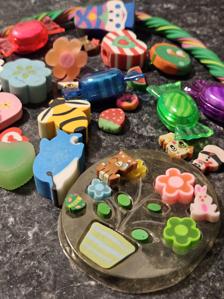 Colourful Erasers 🏈 thumbnail