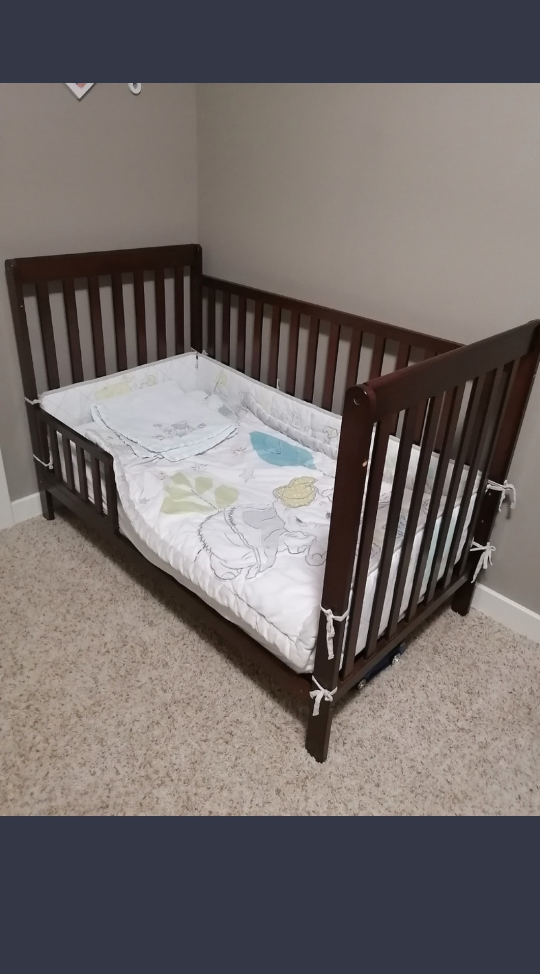 Crib with full set bedding