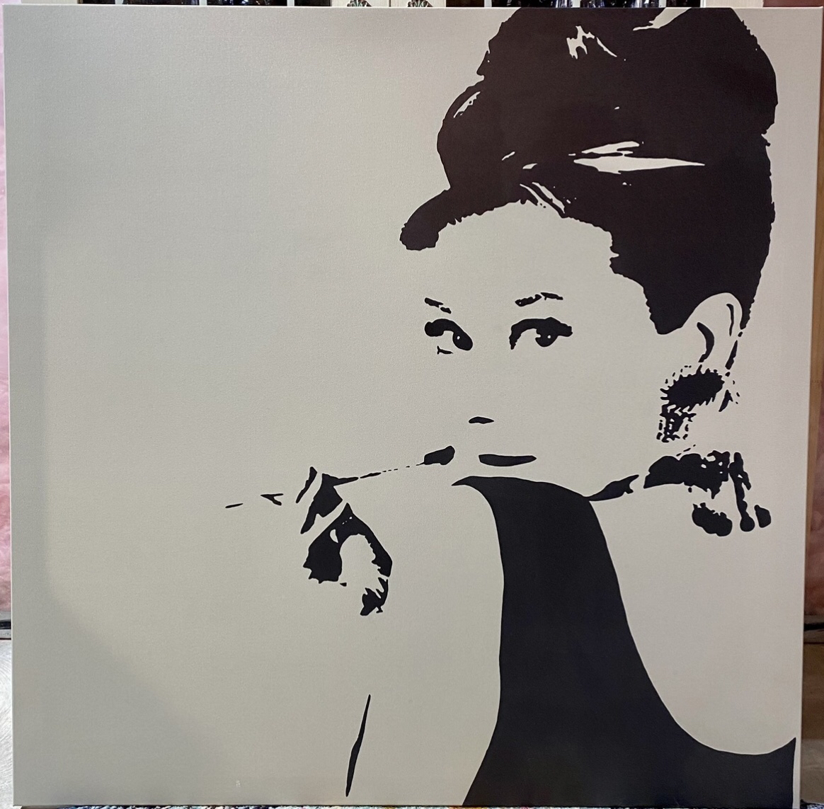 Audrey Hepburn image indicator(3)