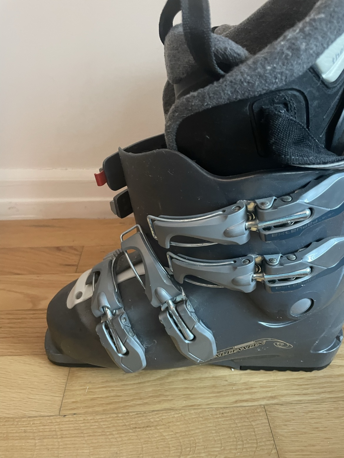 Free women’s ski boots - size 9 - photo 3