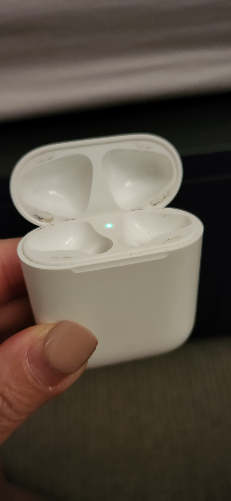 *Charging Case only* Airpods 1st Gen (2016)