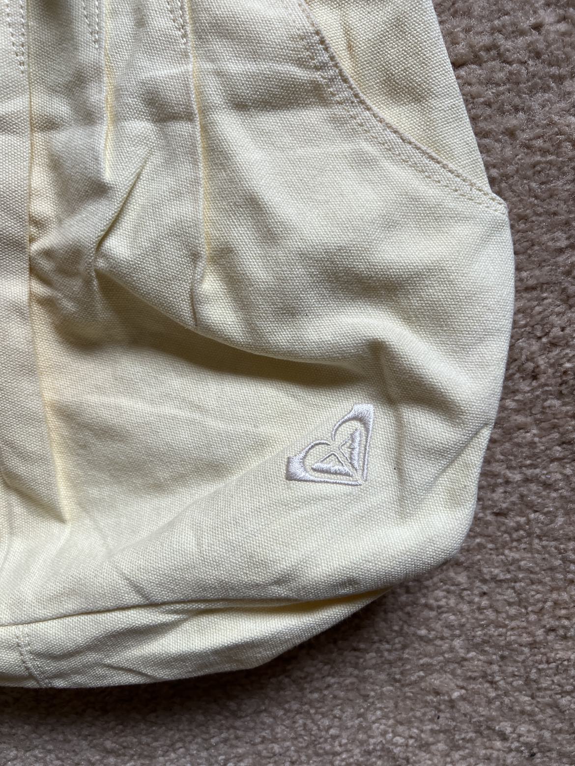 Yellow Roxy bag image indicator(2)