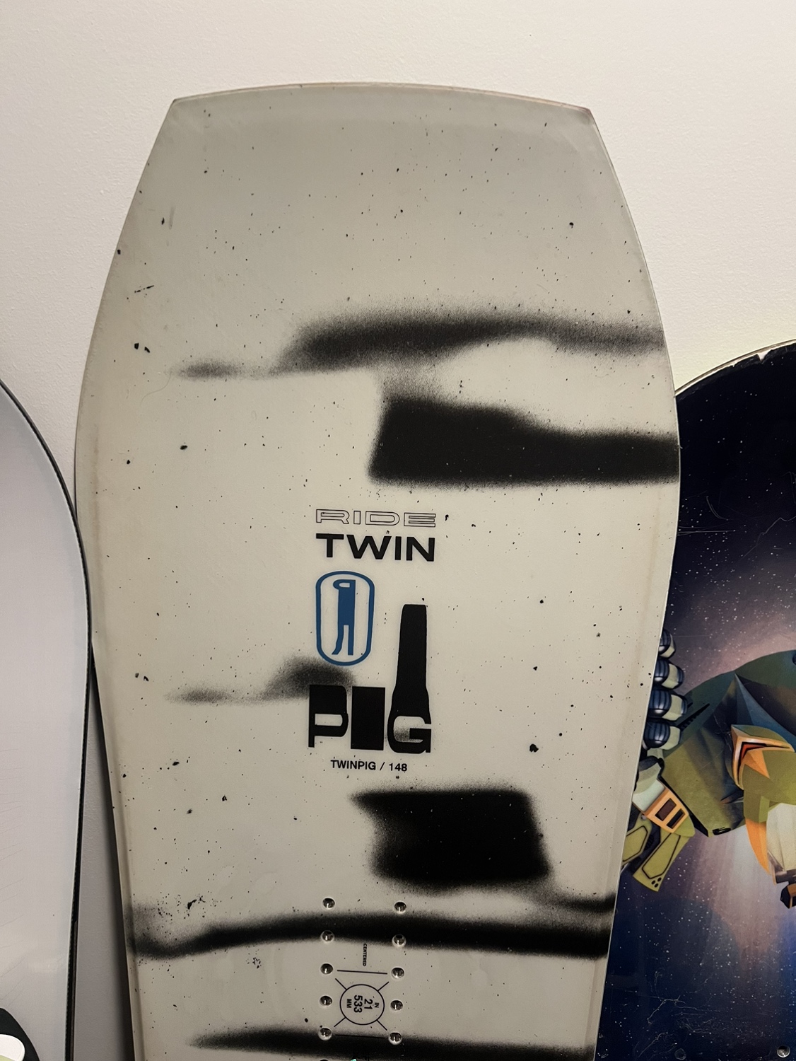 NEW Ride Twinpig 2023 Snowboard thumbnail