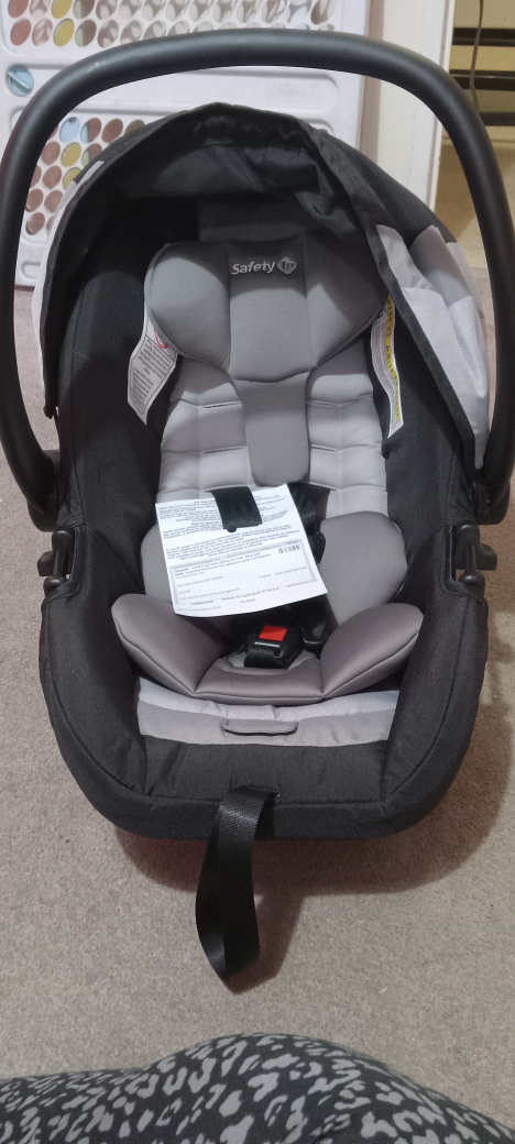 Safety 1st Infant car seat thumbnail