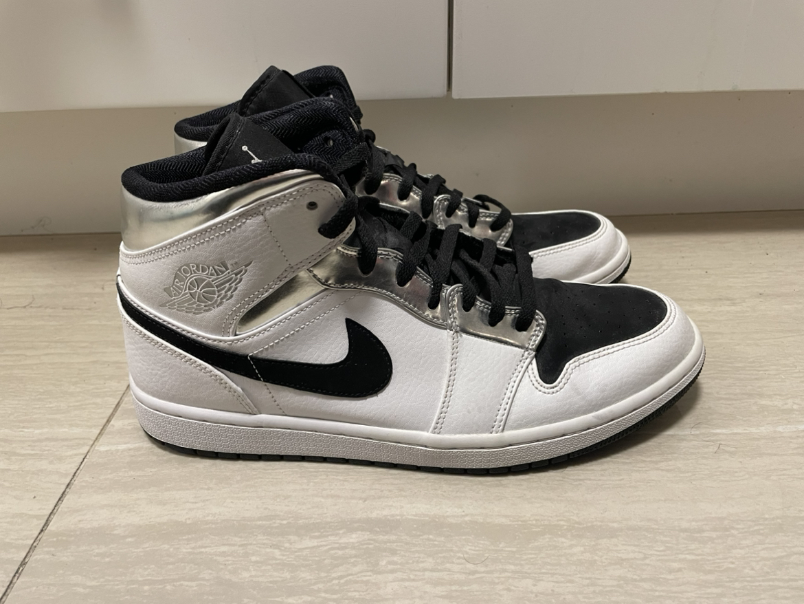 Air Jordan 1 Mid Alternate Think 16 sz 10.5 Pre-Owned thumbnail