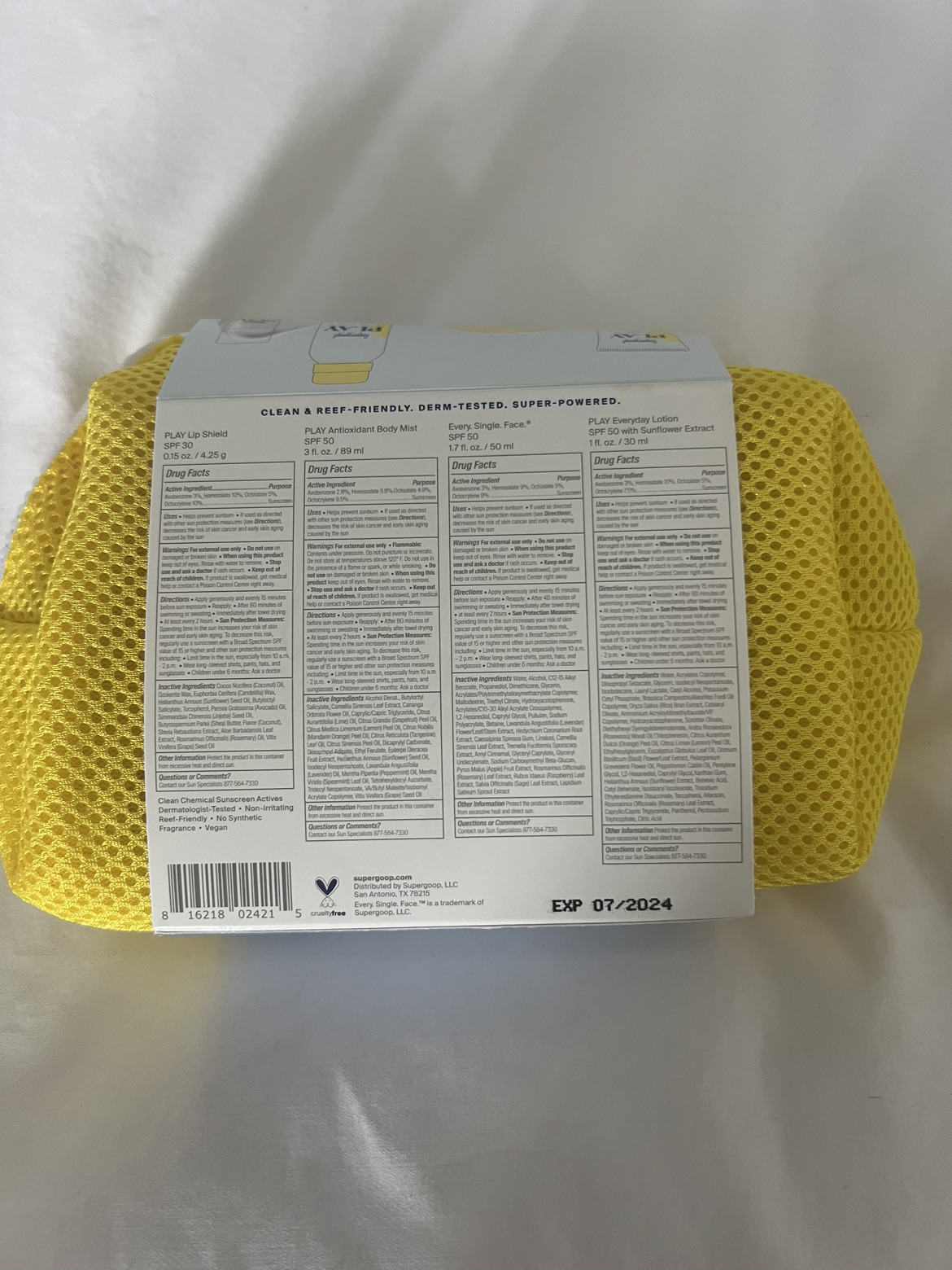 Supergoop sun care kit image indicator(3)