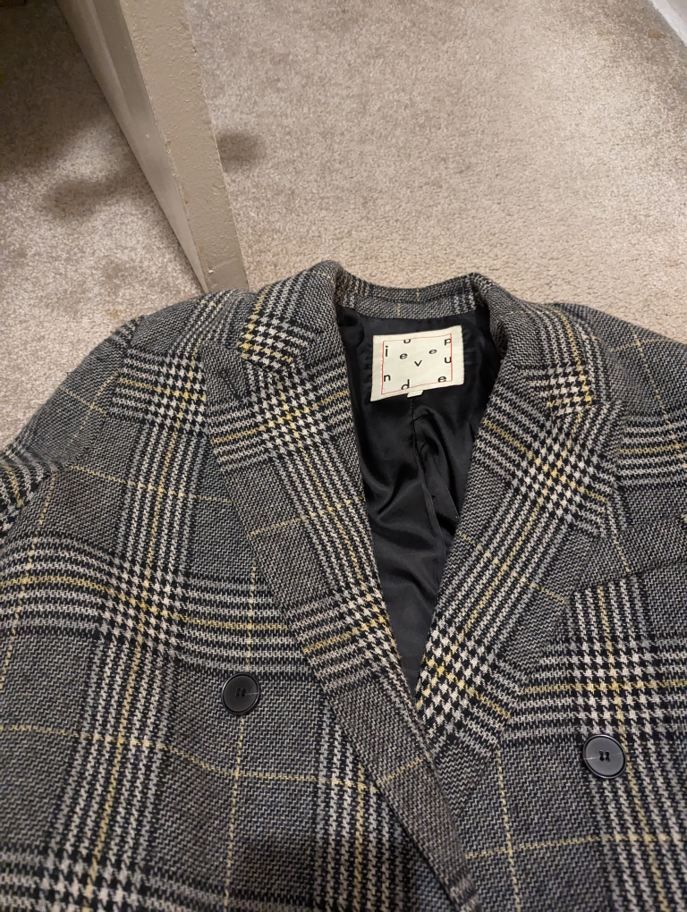 Women suit jacket and pants image indicator(3)