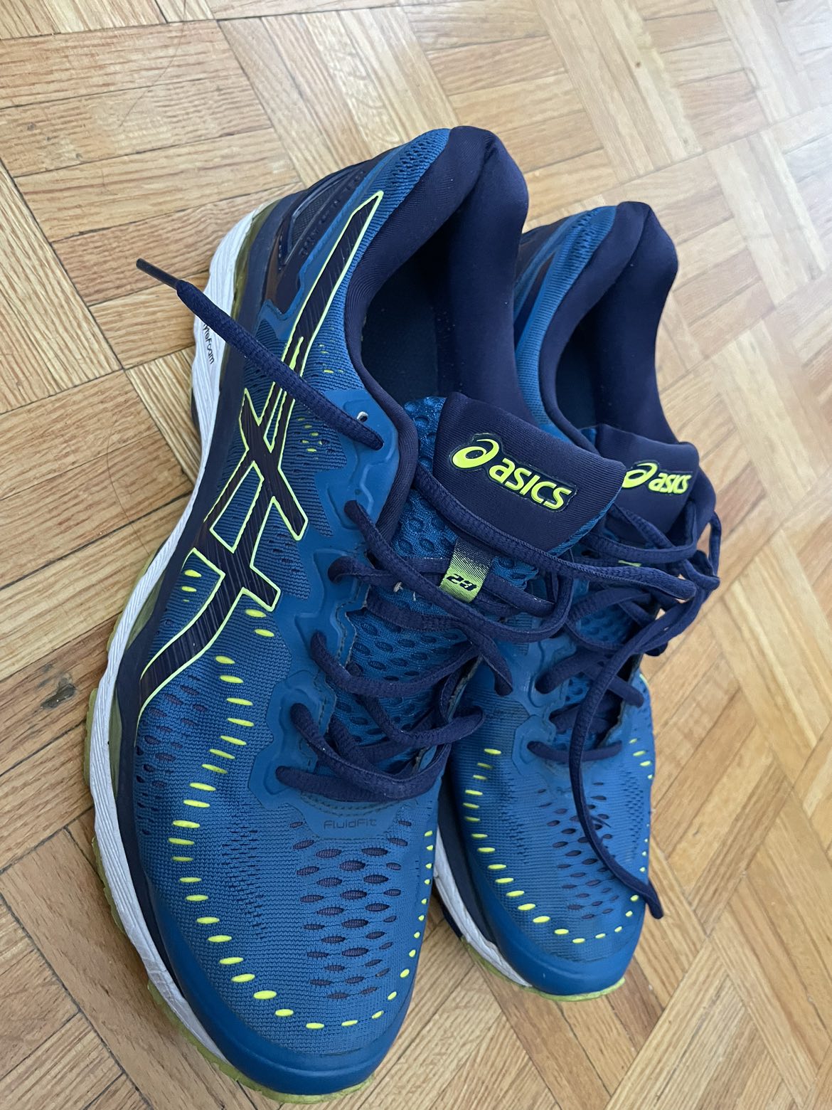 Running shoes mens size 9.5