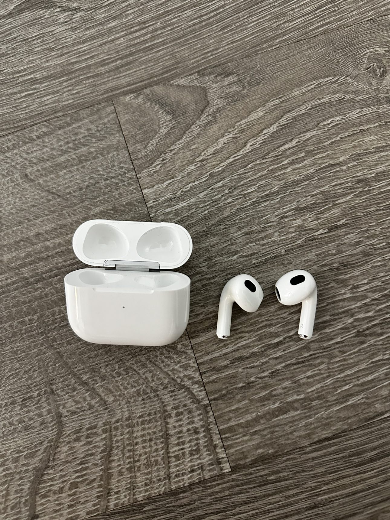 Airpods 3 (3rd generation) - photo 2