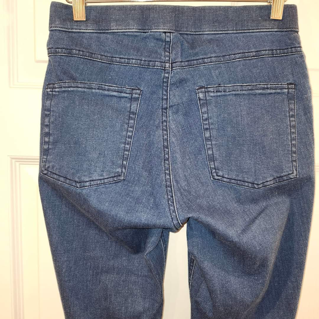 ZEZA B by HUE High Waist Frayed DENIM LEGGINGS # S image indicator(9)