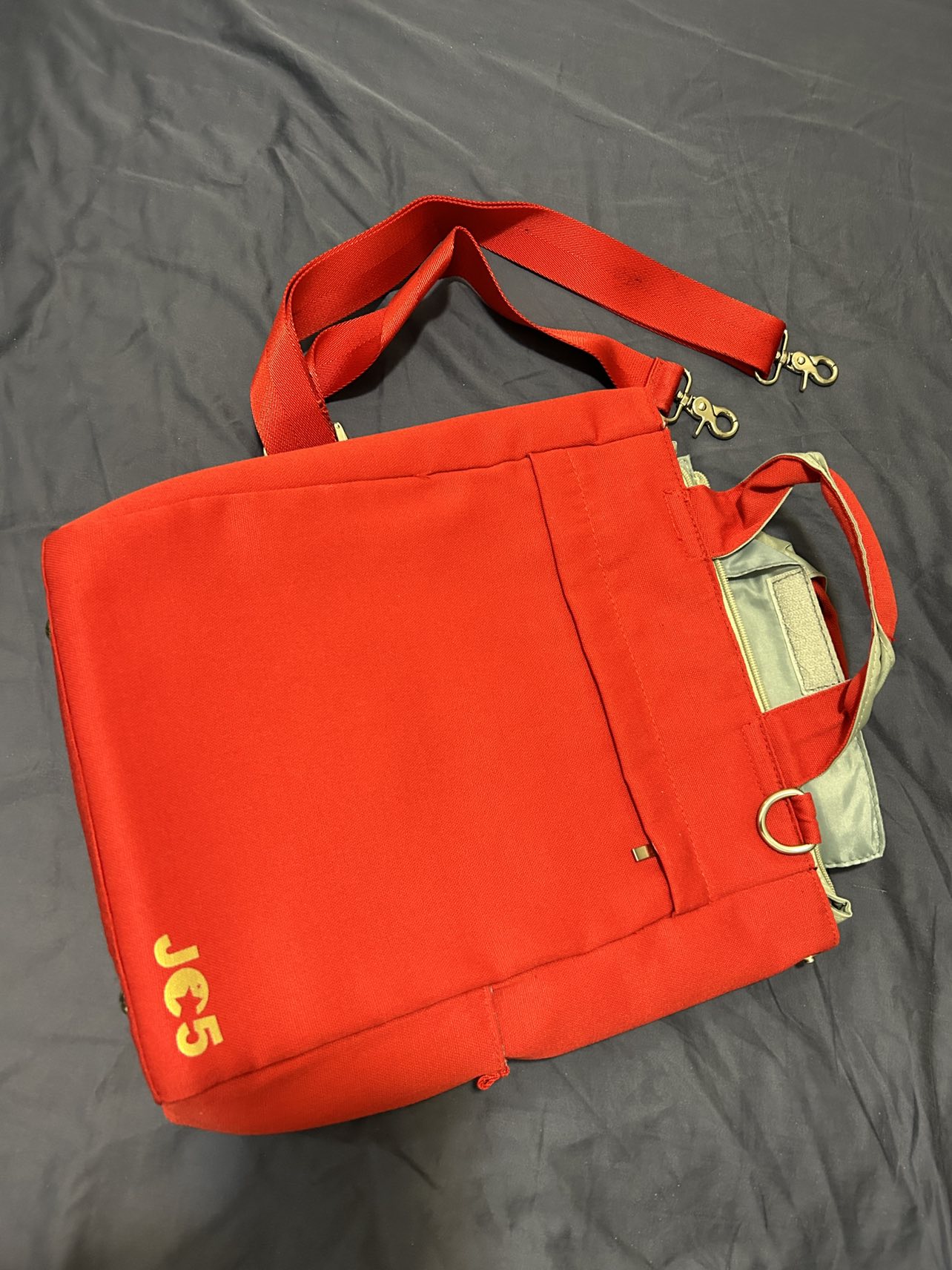 Crossbody computer bag image indicator(2)