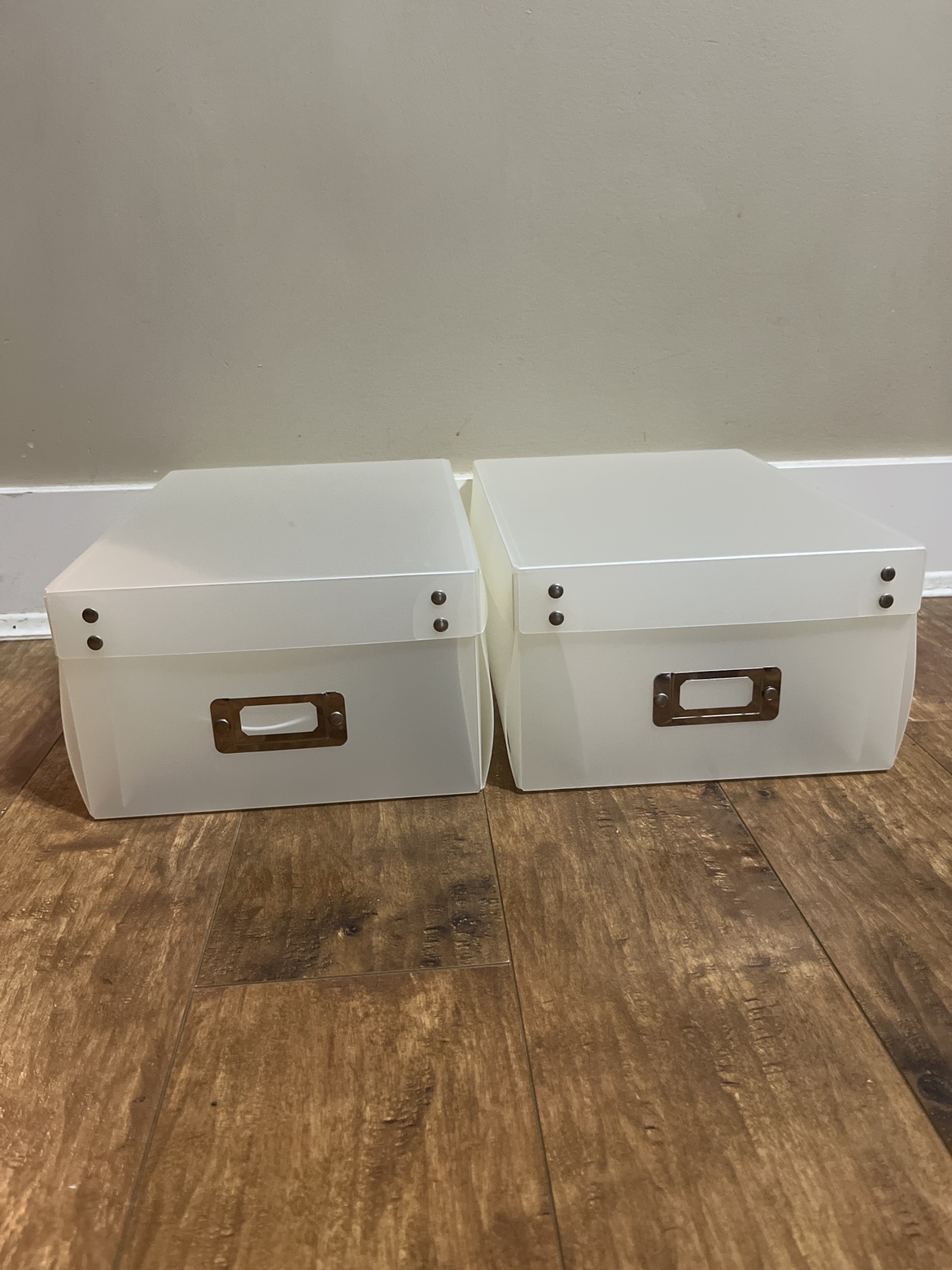 🥕 2 plastic organizing boxes with lids thumbnail