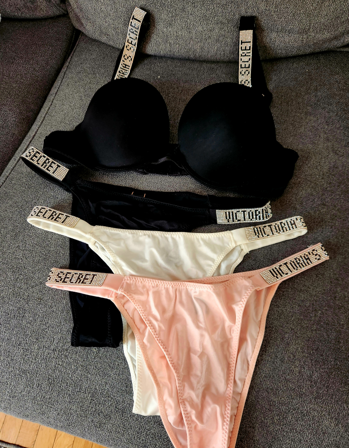 VICTORIA'S SECRET SET OF 4 (BRA SIZE 38D) thumbnail