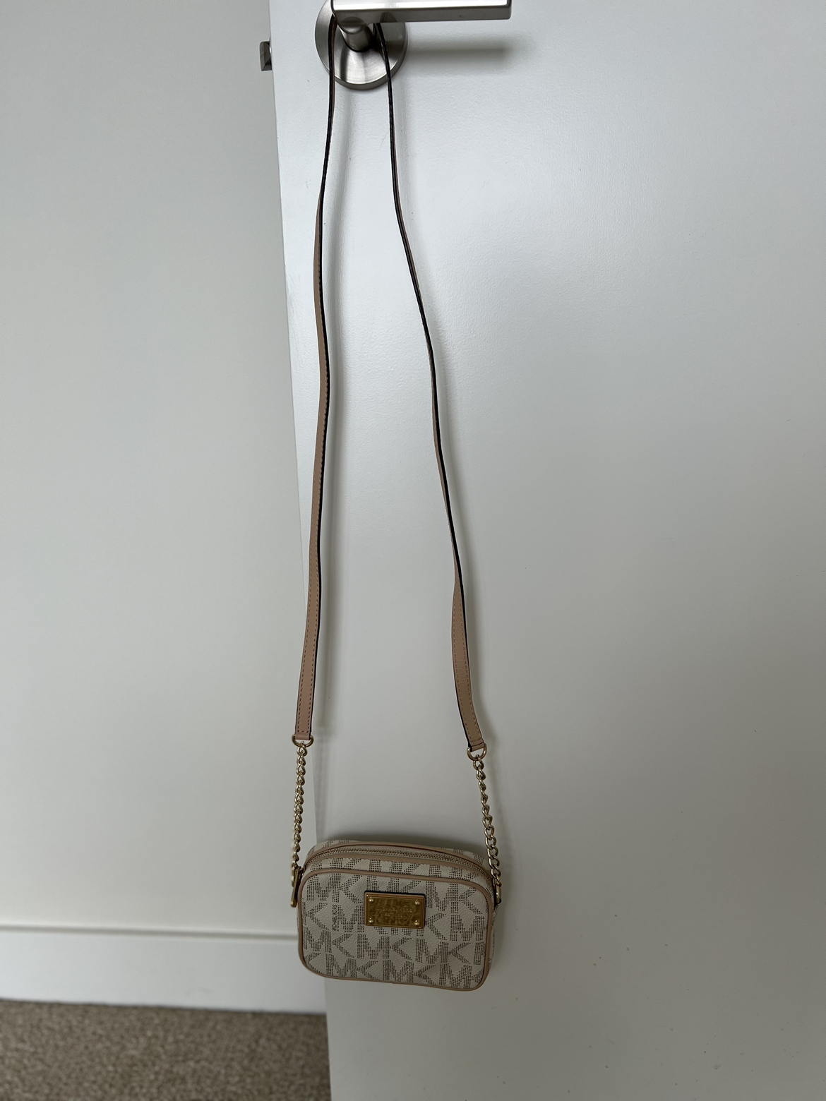 Michael Kors purse image indicator(2)