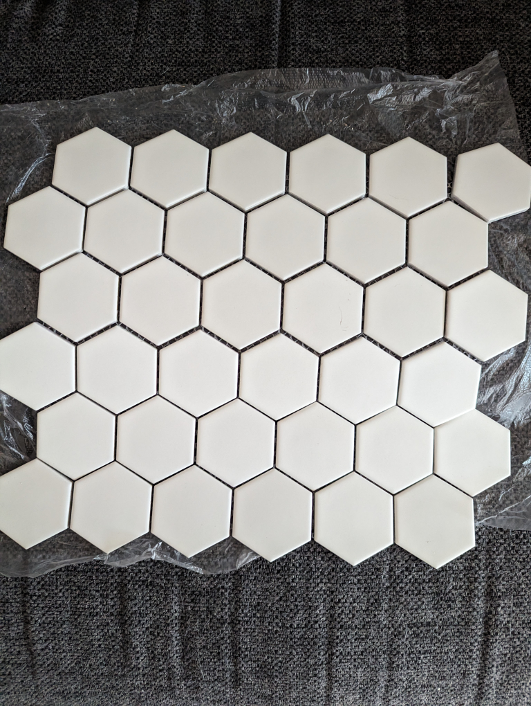 24 sheets of octagon mosaic tile white
