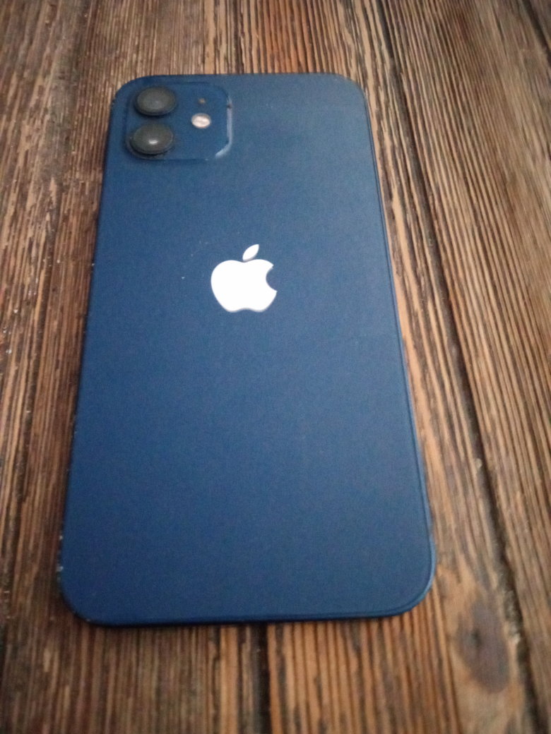 iPhone 12 64 GB. No scratches or dents unlocked to all carriers - photo 5