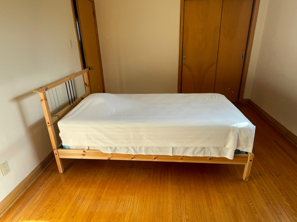 single bed and matress